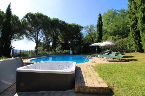 La Costa Villa Sleeps 13 Pool Wifi