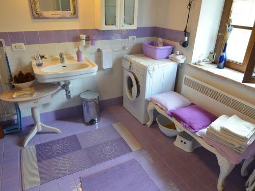 Vintage Apartment In Emilia-romagna Near The Forest