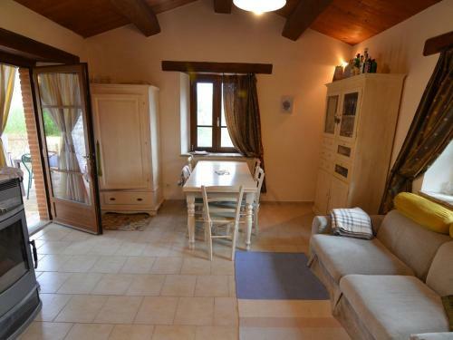 Vintage Apartment In Emilia-romagna Near The Forest