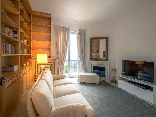 Meina Villa Sleeps 13 Pool Air Con Wifi