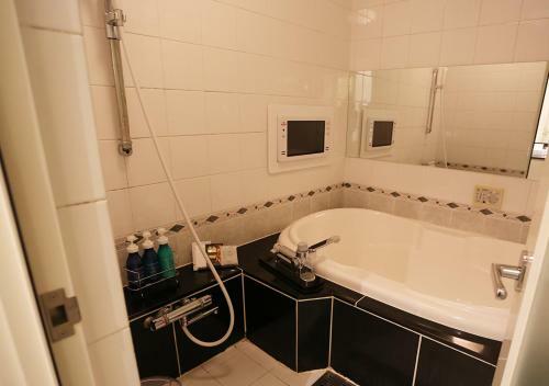 Hotel One Eight (Adult Only)