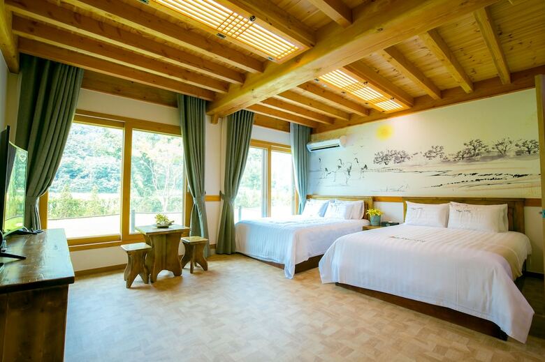 Hotel Royal Room Of King