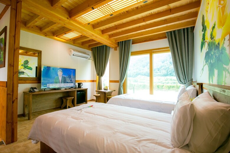 Hotel Royal Room Of King