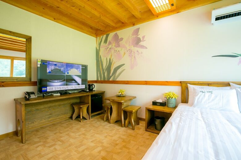Hotel Royal Room Of King