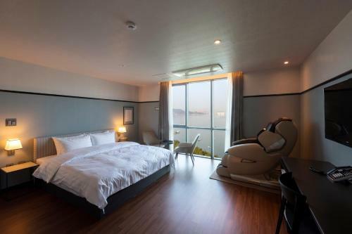 Brown-dot Hotel Shinho
