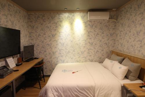 Insta Motel