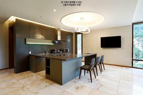Hotel Pine Forest Jeongseon Alpine Resort