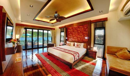 Hotel Gayana Marine Resort