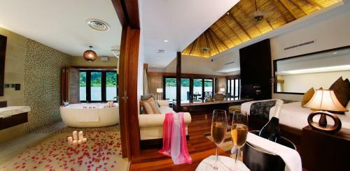 Hotel Gayana Marine Resort