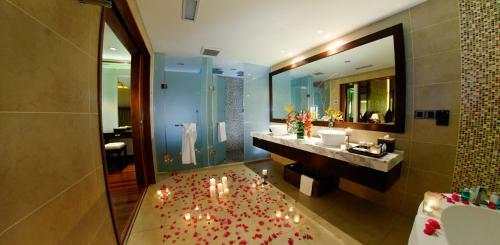 Hotel Gayana Marine Resort