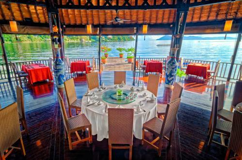 Hotel Gayana Marine Resort