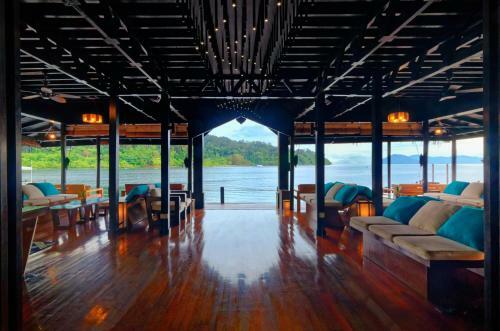 Hotel Gayana Marine Resort
