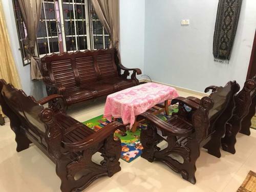 Haji Saif Homestay Whole Semi-d Terrace