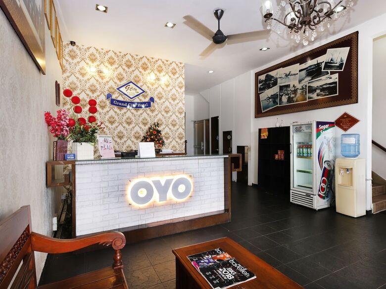 Oyo 619 Grand City Hotel 2