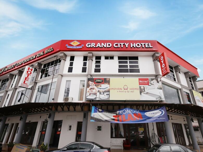 Oyo 619 Grand City Hotel 2