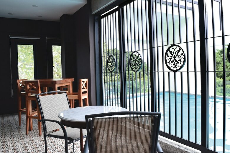 Treasures Hotel And Suites