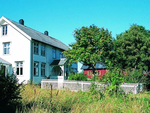 Seven-bedroom Holiday Home In Flatanger 1
