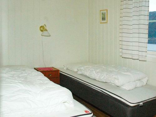 Two-bedroom Holiday Home In Aver�y 3