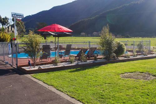 Linkwater Motel And Backpackers