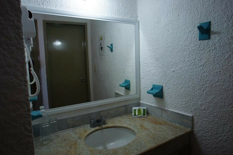 Hotel Imperial Las Perlas