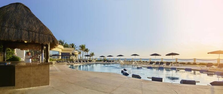 Hotel Occidental Tucanc�n