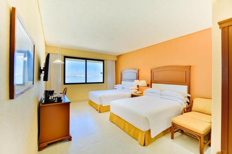 Hotel Occidental Tucanc�n