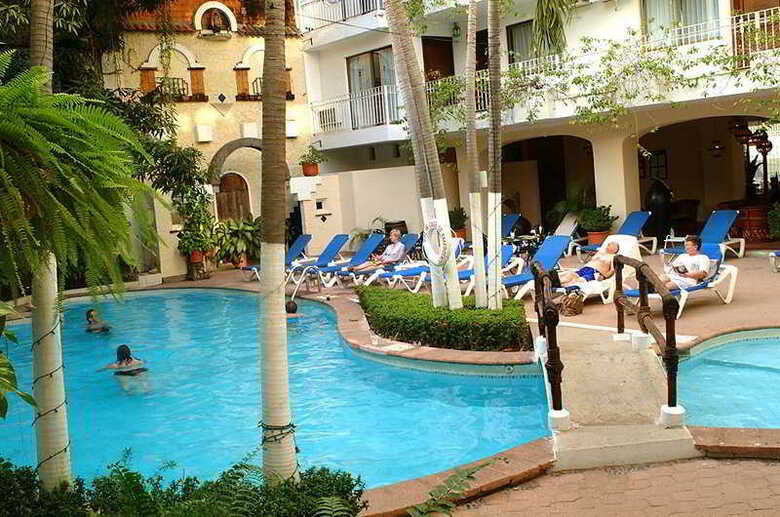 Hotel Los Arcos Suites
