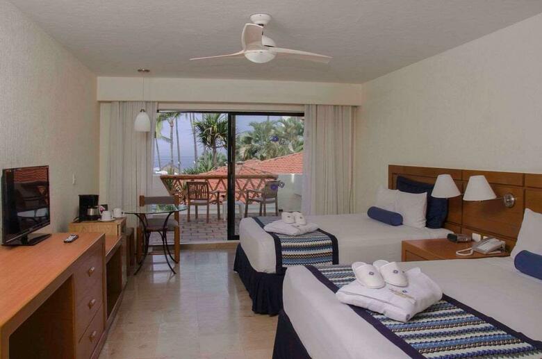 Hotel Plaza Pelicanos Grand Beach Resort