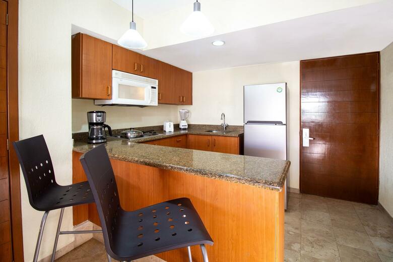 Hotel Plaza Pelicanos Grand Beach Resort