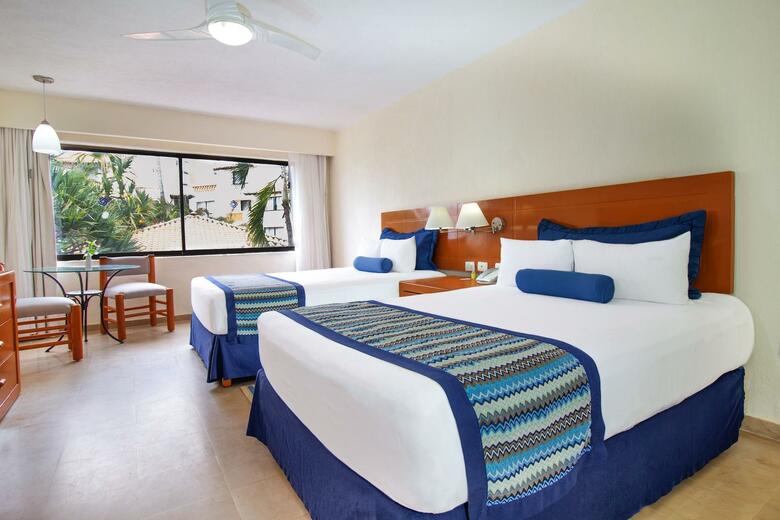 Hotel Plaza Pelicanos Grand Beach Resort