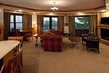 Hotel Crowne Plaza Lake Placid Resort