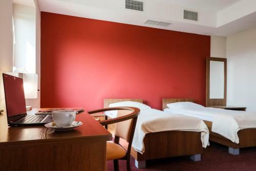 Hotel Aviator