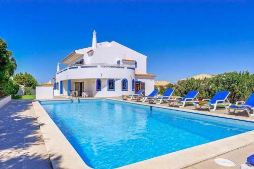 Gale Villa Sleeps 10 Pool Air Con Wifi