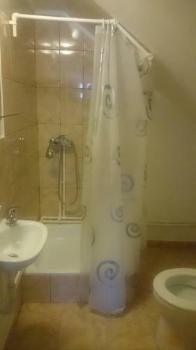 Hostal White House