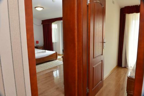 Apartment And Rooms In Club
