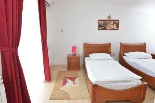 Apartment And Rooms In Club