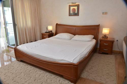 Apartment And Rooms In Club