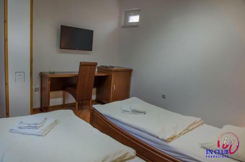 Apartment And Rooms In Club