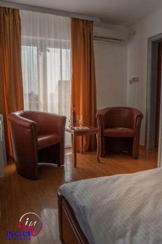 Apartment And Rooms In Club