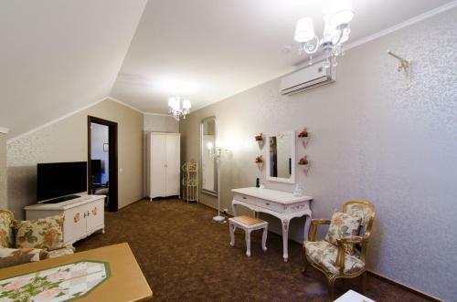 Garden Hotel