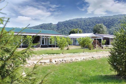 Hostal Nakhalenok Guest House