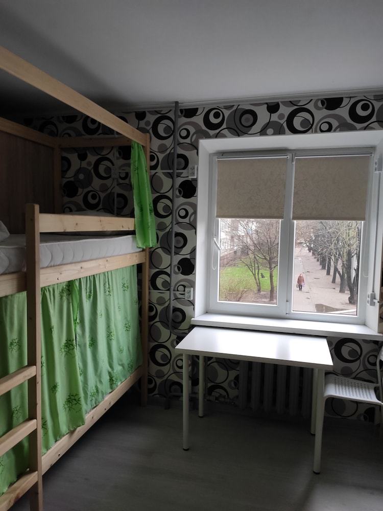 Hostel V Biblioteke
