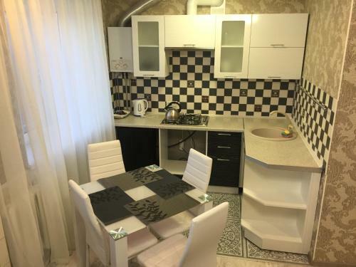 Apartment On Leninskiy 127