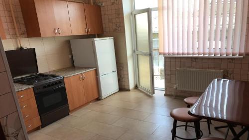 Semeynie Apartments Krymskaya 112