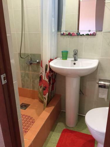 Hostal Guest House On Rostovskaya 50