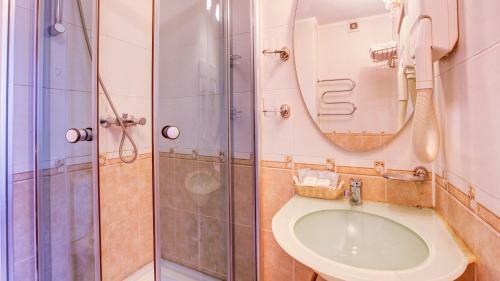 Goli?yn Club Hotel