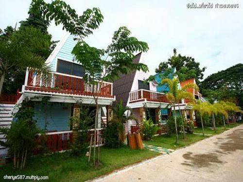 Hotel Rainbow House Resort