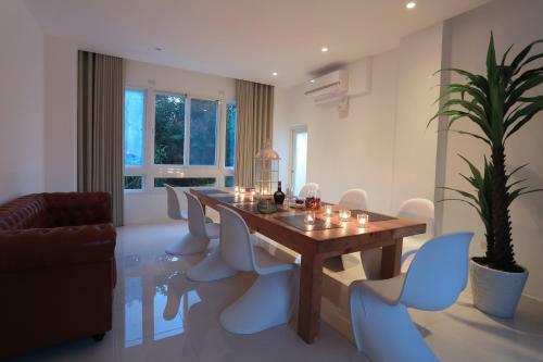 Villa Sixteen Kan B&B