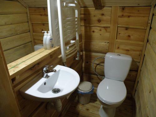 Hostal Salamandra Village