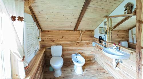 Hostal Salamandra Village
